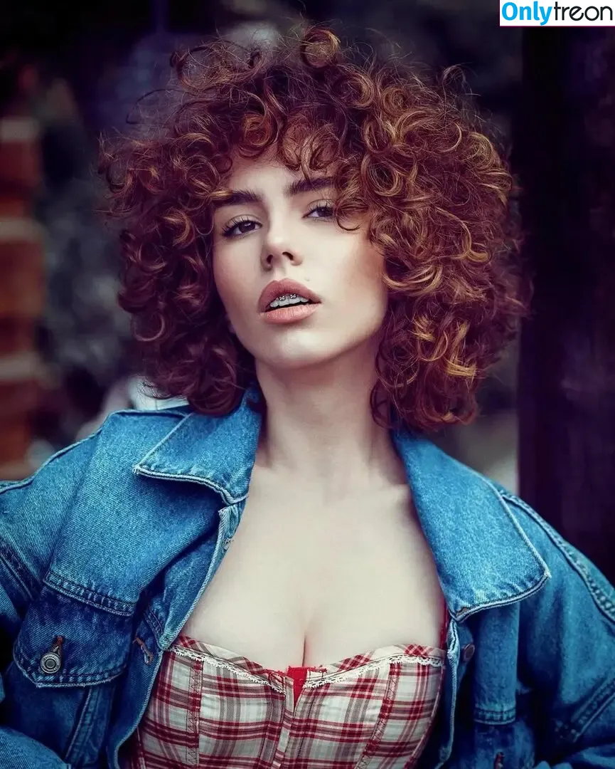 curlywiktoria nude photo #0579 (curlyvictoria / curlyyycue / wiktoria moldawiak)