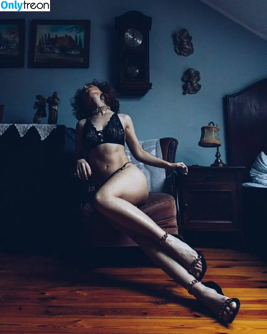 curlywiktoria nude photo #0580 (curlyvictoria / curlyyycue / wiktoria moldawiak)