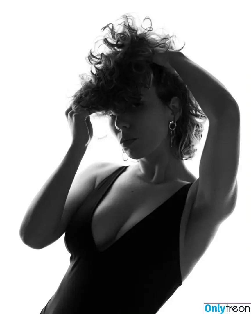 curlywiktoria nude photo #0583 (curlyvictoria / curlyyycue / wiktoria moldawiak)