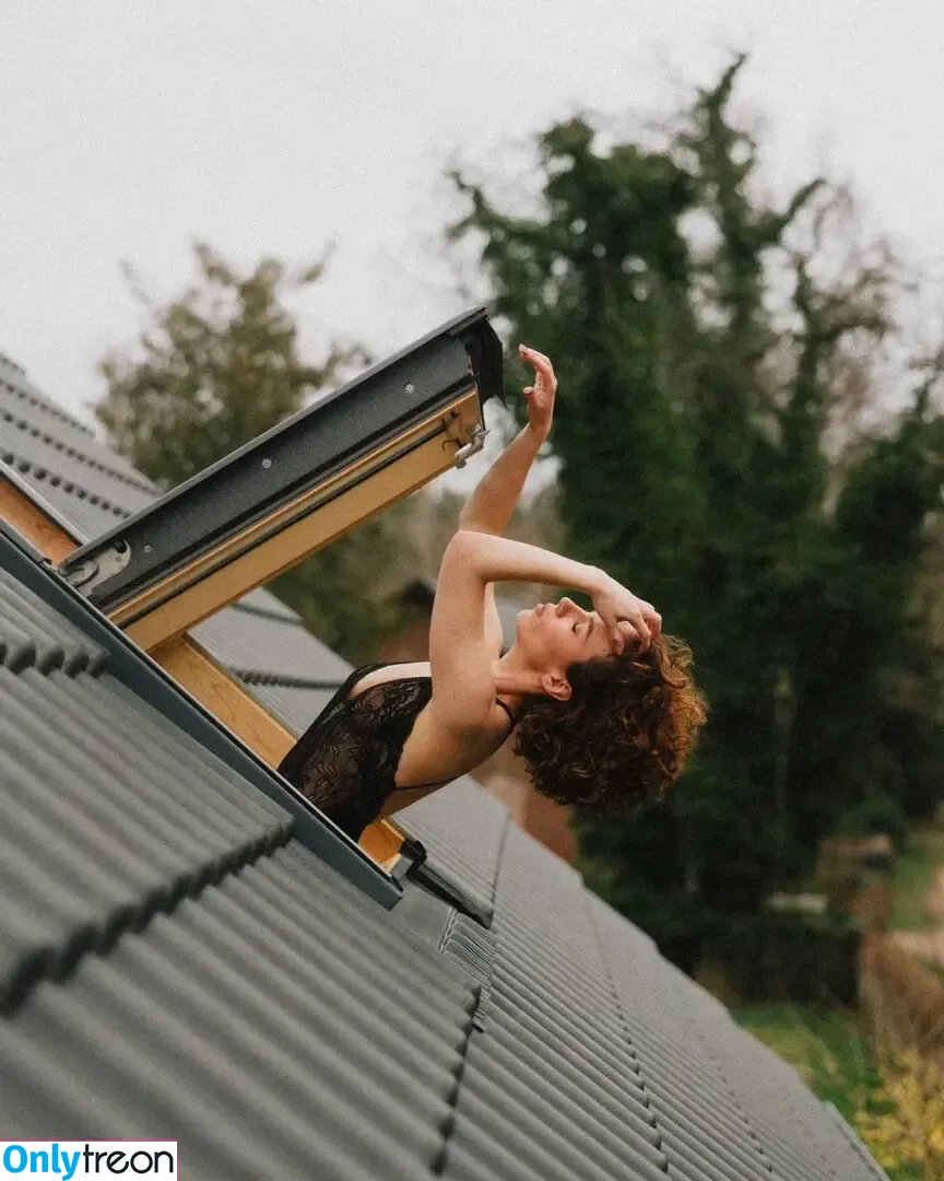 curlywiktoria nude photo #0600 (curlyvictoria / curlyyycue / wiktoria moldawiak)