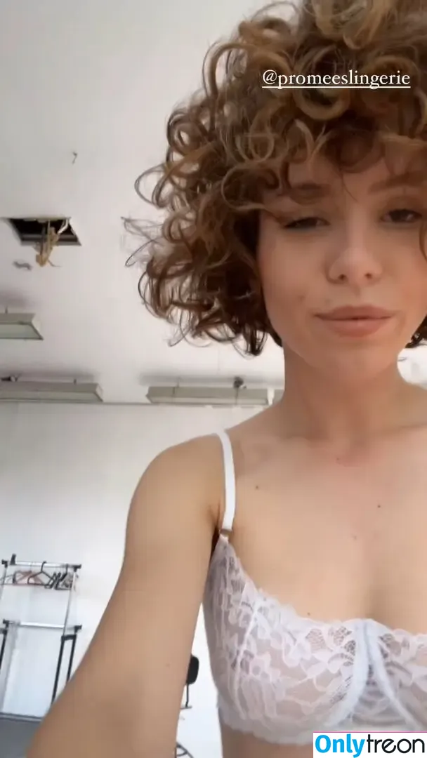 curlywiktoria nude photo #0601 (curlyvictoria / curlyyycue / wiktoria moldawiak)
