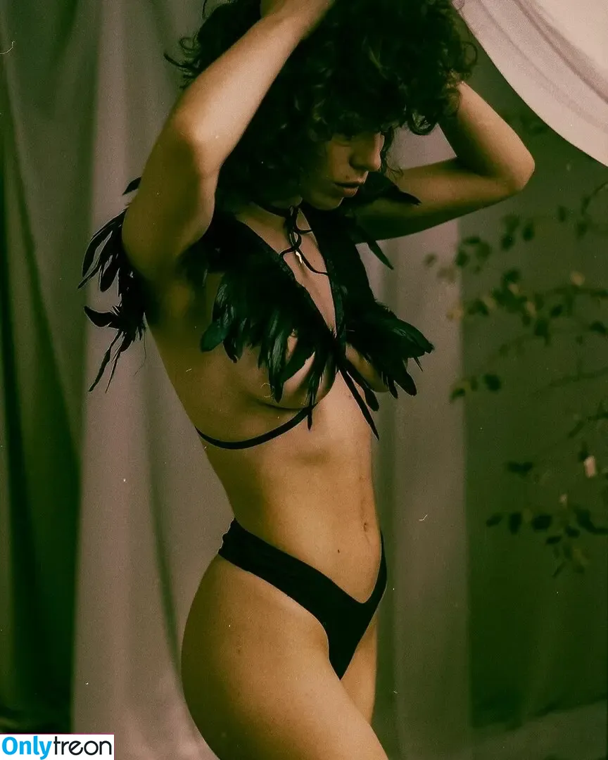 curlywiktoria nude photo #0618 (curlyvictoria / curlyyycue / wiktoria moldawiak)