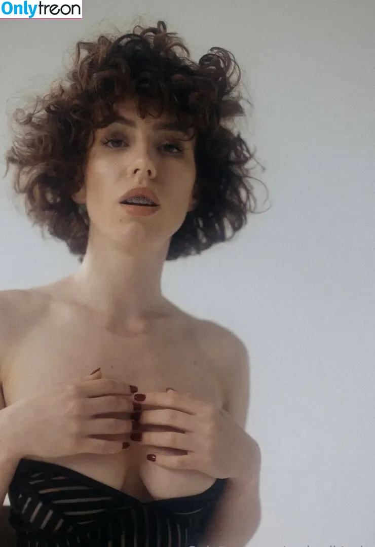 curlywiktoria nude photo #0728 (curlyvictoria / curlyyycue / wiktoria moldawiak)