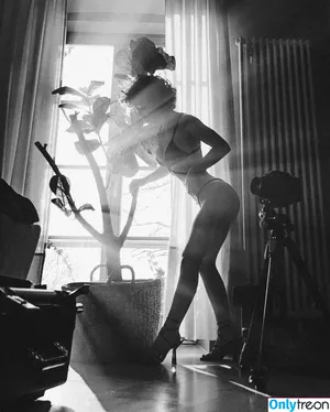 curlywiktoria / curlyvictoria / curlyyycue / wiktoria moldawiak nude photo #1158