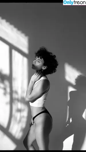 curlywiktoria / curlyvictoria / curlyyycue / wiktoria moldawiak nude photo #1172