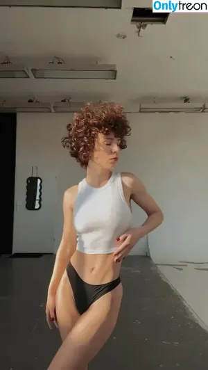 curlywiktoria / curlyvictoria / curlyyycue / wiktoria moldawiak nude photo #1173
