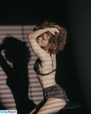 curlywiktoria / curlyvictoria / curlyyycue / wiktoria moldawiak nude photo #1184