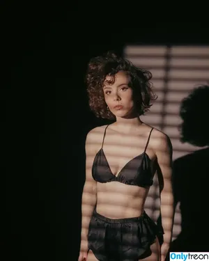 curlywiktoria / curlyvictoria / curlyyycue / wiktoria moldawiak nude photo #1185