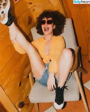 curlywiktoria / curlyvictoria / curlyyycue / wiktoria moldawiak nude photo #1187