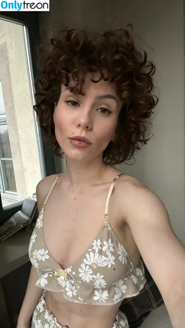 curlywiktoria nude photo #1111 (curlyvictoria / curlyyycue / wiktoria moldawiak)