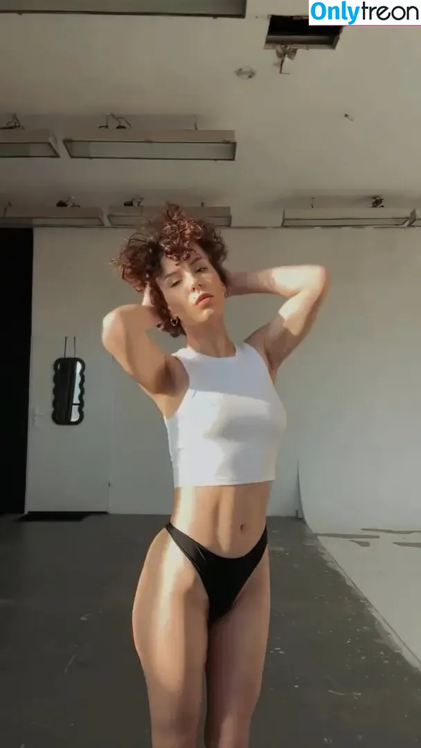 curlywiktoria nude photo #1175 (curlyvictoria / curlyyycue / wiktoria moldawiak)