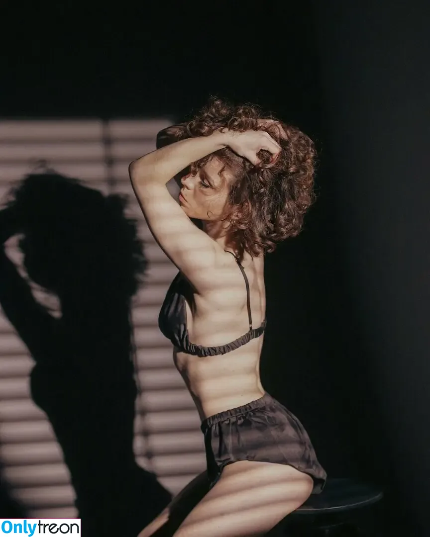 curlywiktoria nude photo #1184 (curlyvictoria / curlyyycue / wiktoria moldawiak)