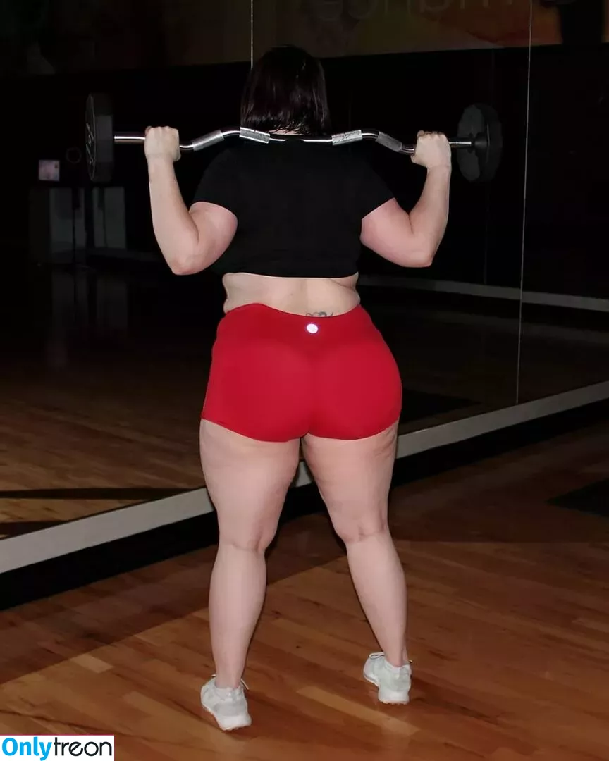 Curves_and_cableweights nude photo #0015 (lipstick_and_legpress)