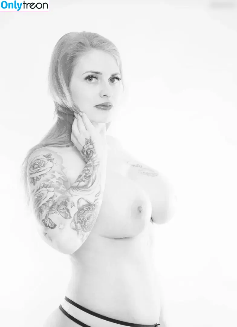Curvyanni nude photo #0035 (Curvyanni1 / curvyanni_official)
