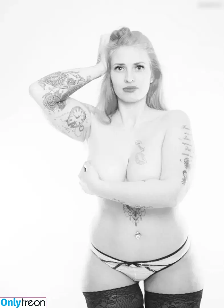 Curvyanni nude photo #0038 (Curvyanni1 / curvyanni_official)