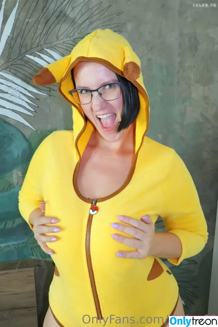 Curvyjules nude photo #0126 (cj_playroom_official / cjules69)