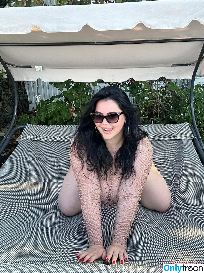 curvylizzz голая photo #0238 (curvystylez)