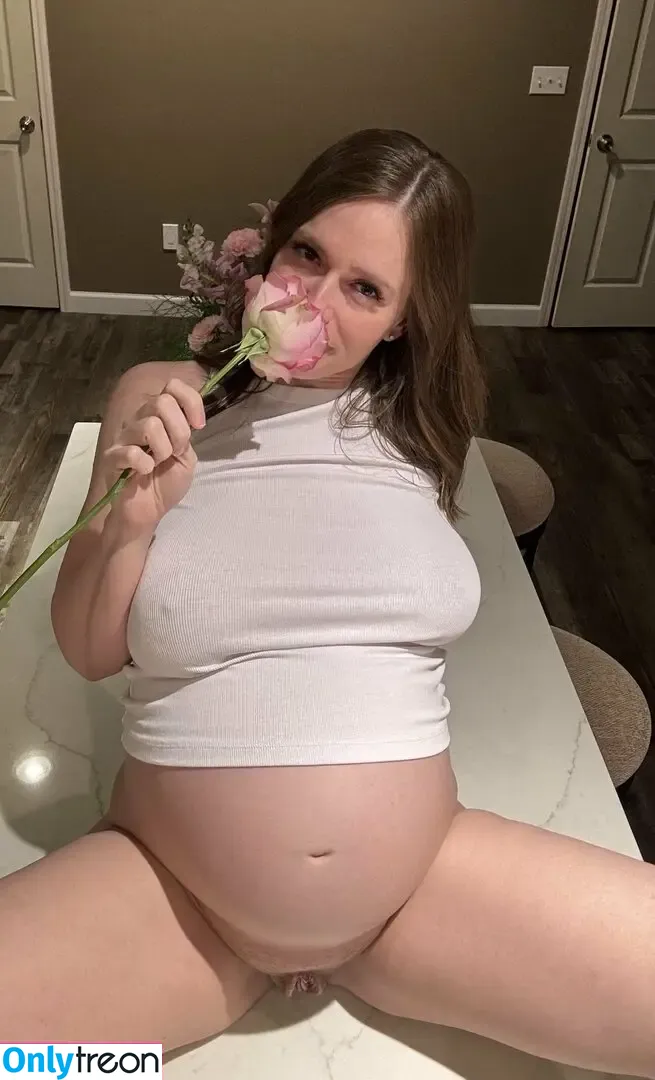 Curvymilf nude photo #0019 (NuclearKC / lovecurvywomen)