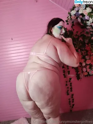 curvymonstergirlfree / freaky_litty_af nude photo #0129