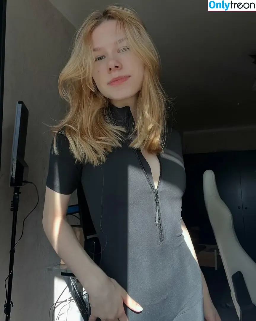 cusnee nude photo #0025 (_cusnee)