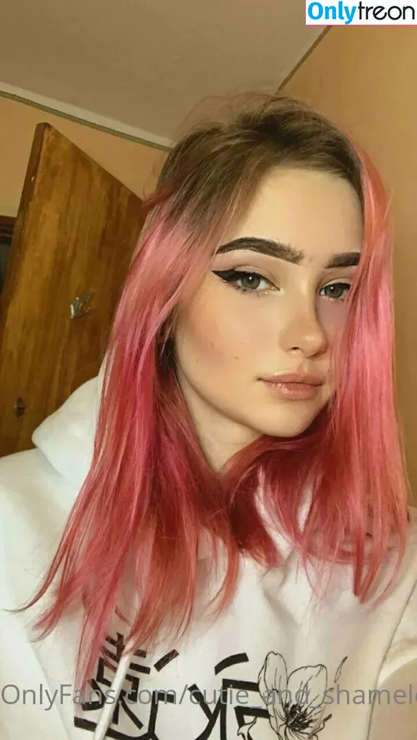 cutie_and_shameless nude photo #0001 (chickie_nugz)