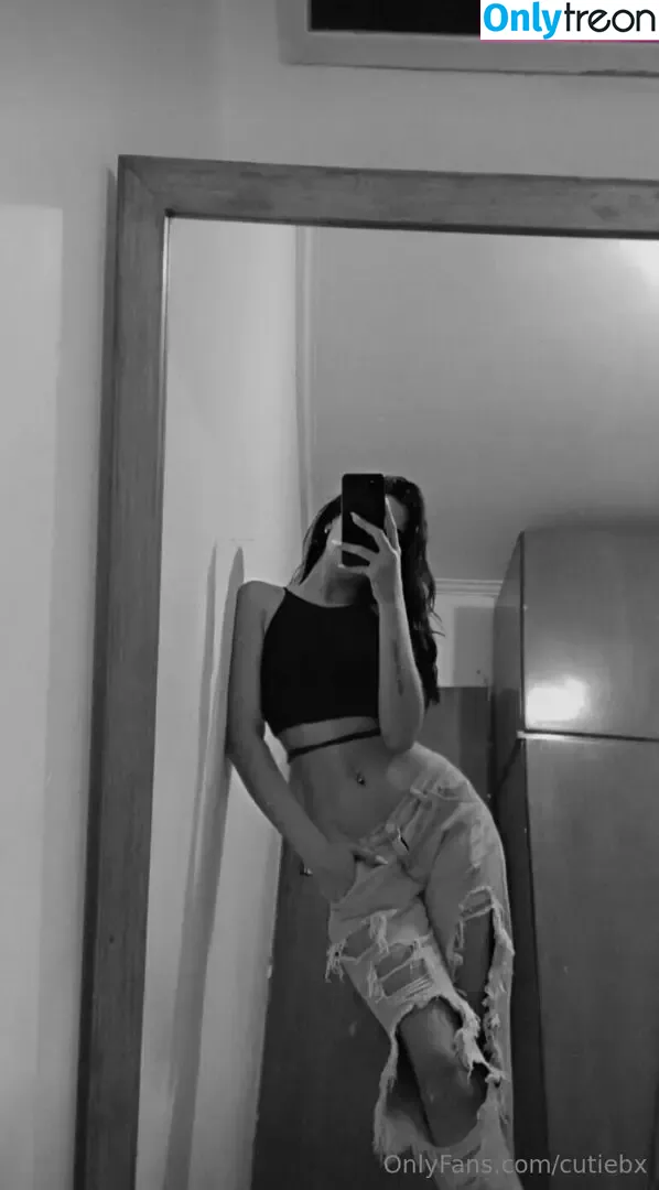 cutiebx nude photo #0010 (cutiebxbyy)