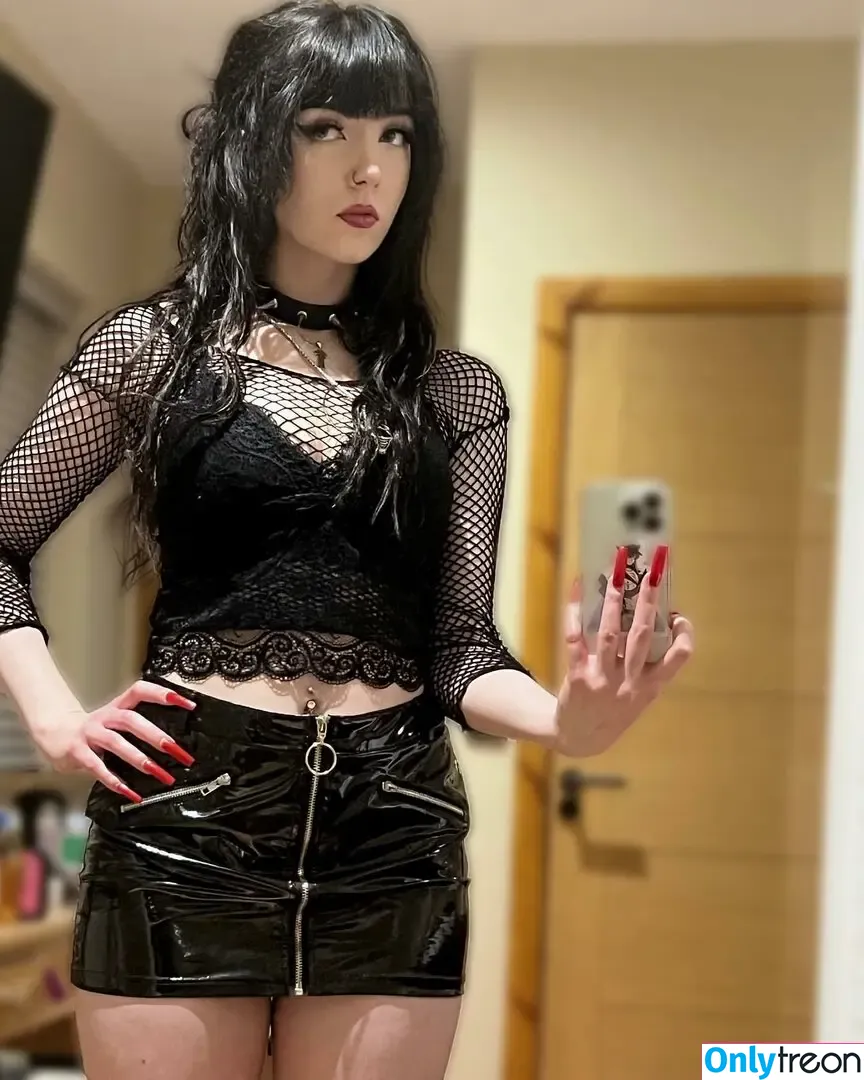 cutiegothxo nude photo #0007 (cutiegothxo)