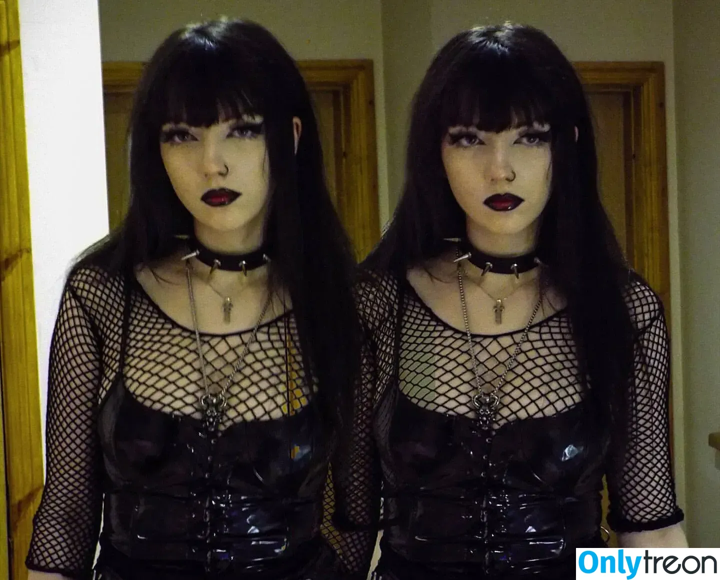 cutiegothxo nude photo #0015 (cutiegothxo)