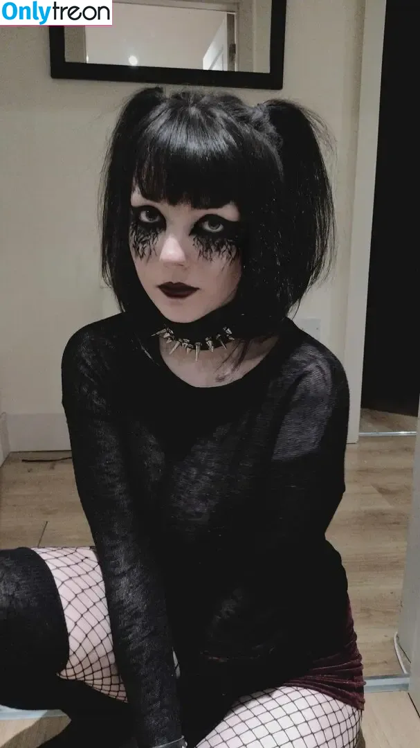 cutiegothxo nude photo #0060 (cutiegothxo)
