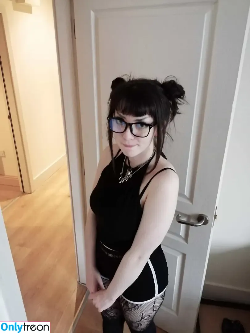 cutiegothxo голая photo #0064 (cutiegothxo)