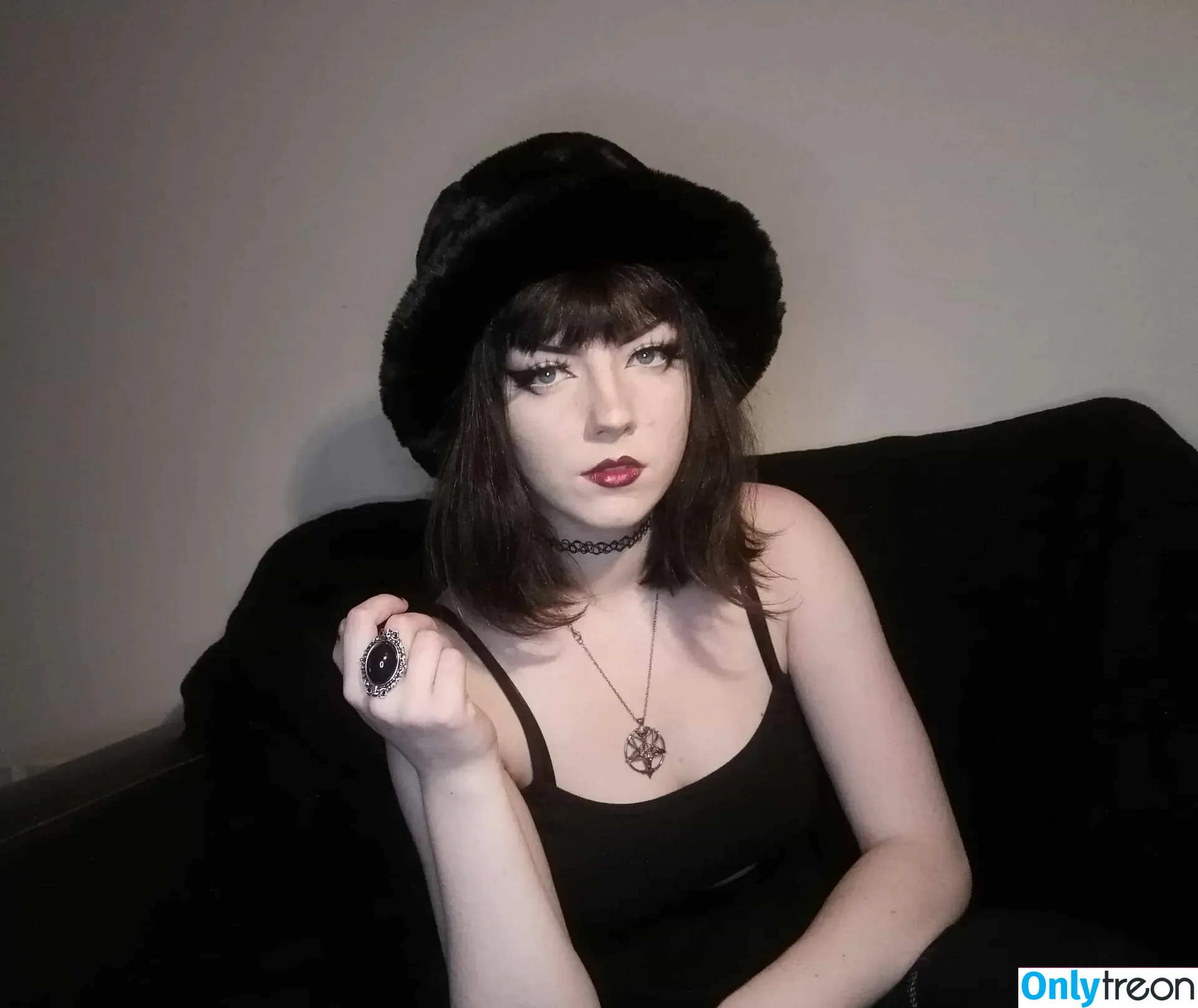 cutiegothxo голая photo #0069 (cutiegothxo)