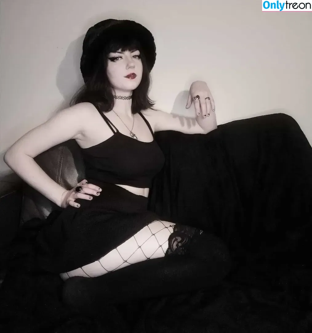 cutiegothxo голая photo #0070 (cutiegothxo)