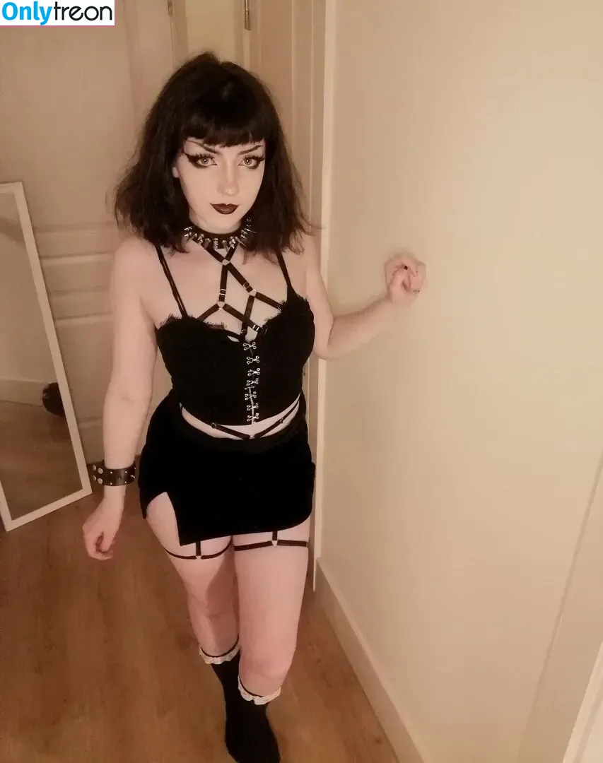 cutiegothxo голая photo #0080 (cutiegothxo)