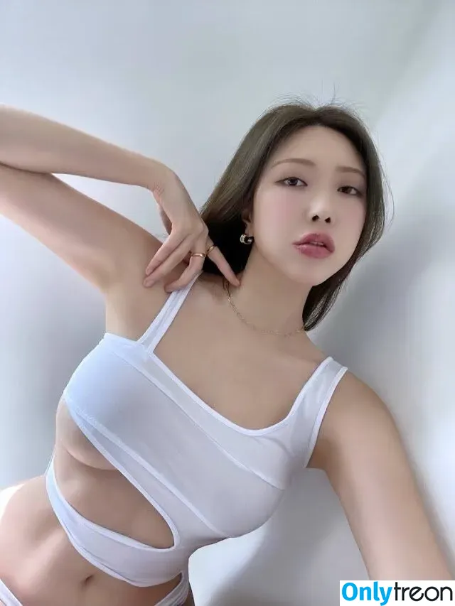 cxxsomi nude photo #0001 (cxxsomi)