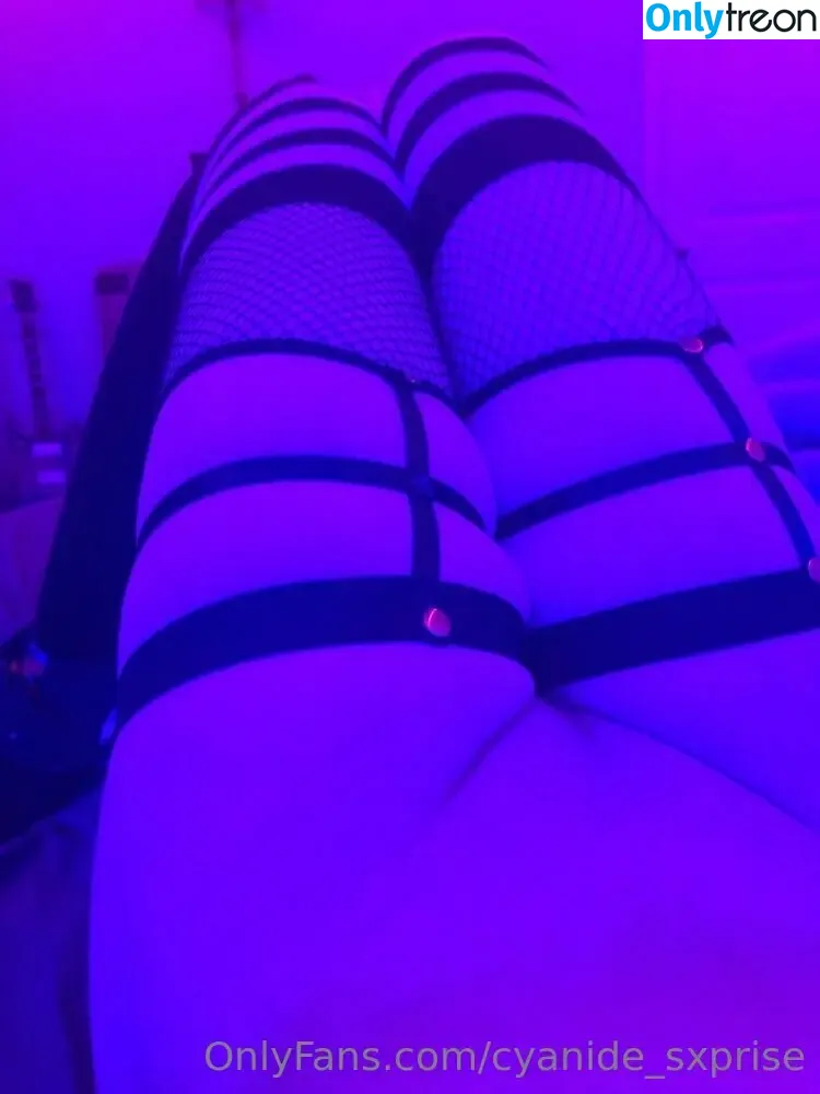 cyanide_sxprise nude photo #0001 (cyanide_sxprise)