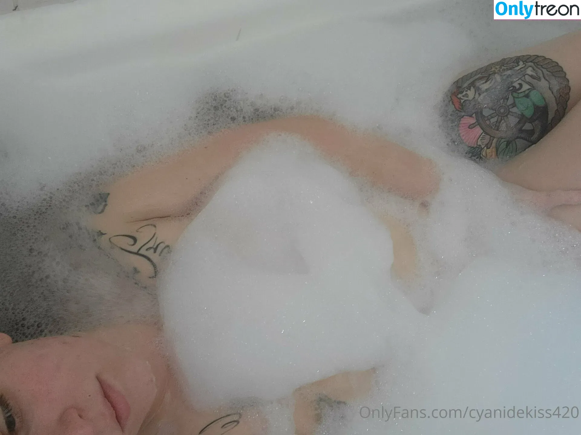 cyanidekiss420 nude photo #0018 (samanthaxcyanide)