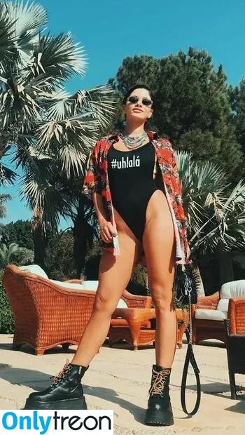 Cyn Thia Kha Lifeh nude photo #0001 (cynthiakhalifeh)