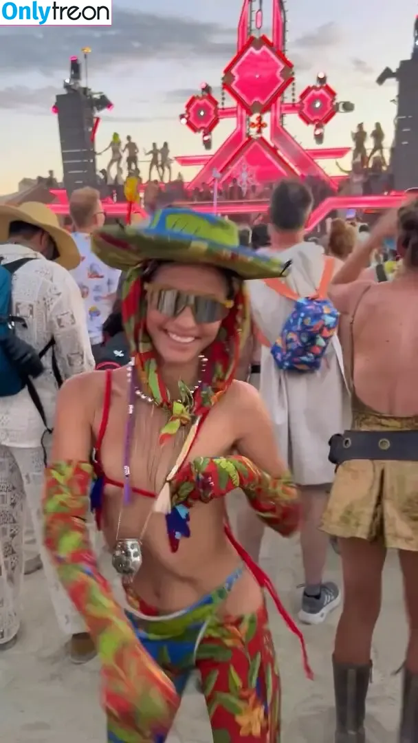 Cynthia Senek голая photo #0071 (cynthiasenek)