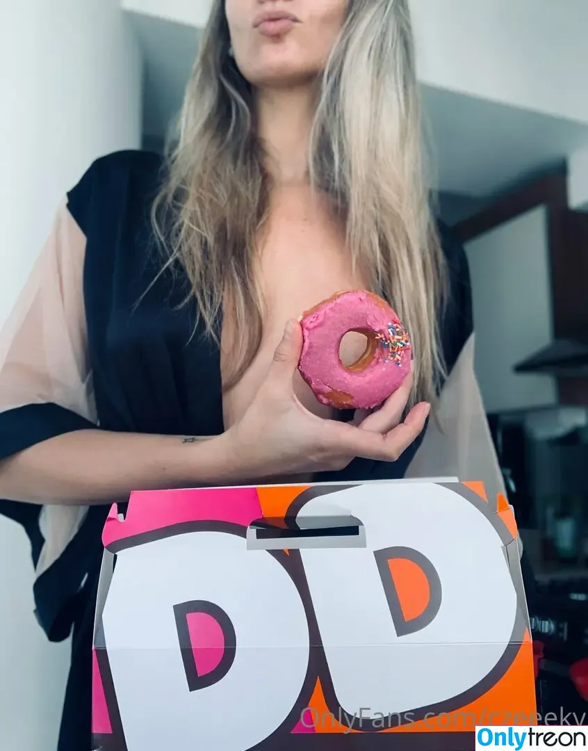 czeeeky nude photo #0012 (czeeeky)