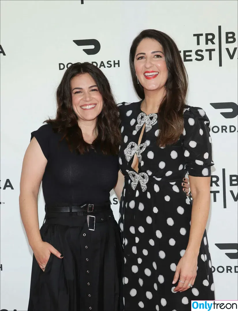 D'Arcy Carden голая photo #0073 (darcycarden / thedarcyeffect)