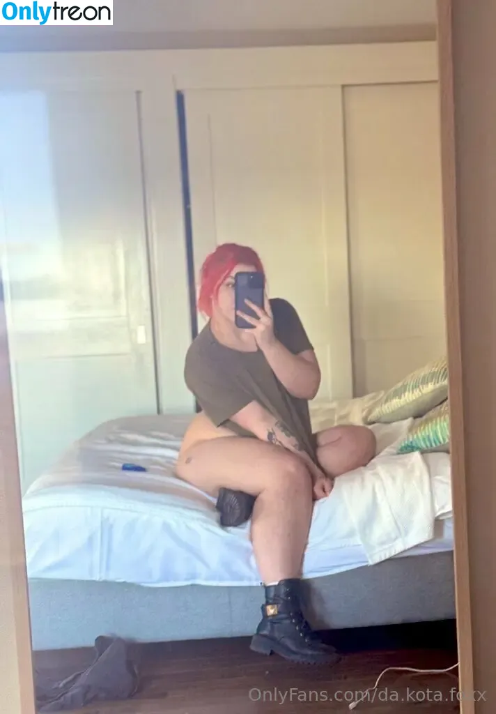 da.kota.foxx nude photo #0075 (polefitfox)