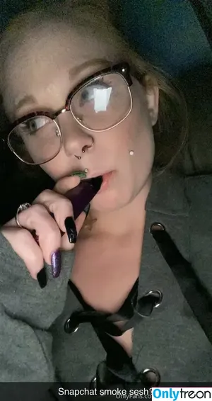 dabbingdarlin420 / aviation_dabready nude photo #0007