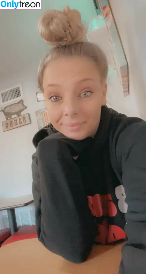 Daddys-little-whore6 / theonlycaryn nude photo #0001 (Daddys-little-whore6 / wh0re2021)