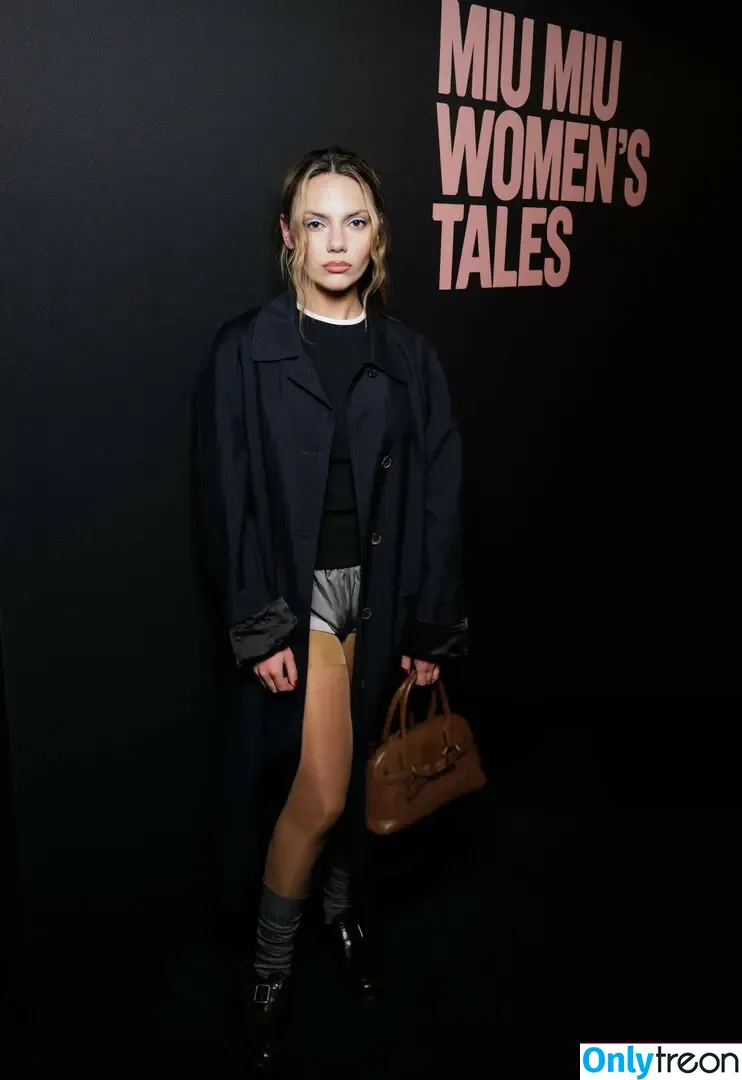 Dafne Keen голая photo #0353 (dafnefeetworld / dafnekeen)