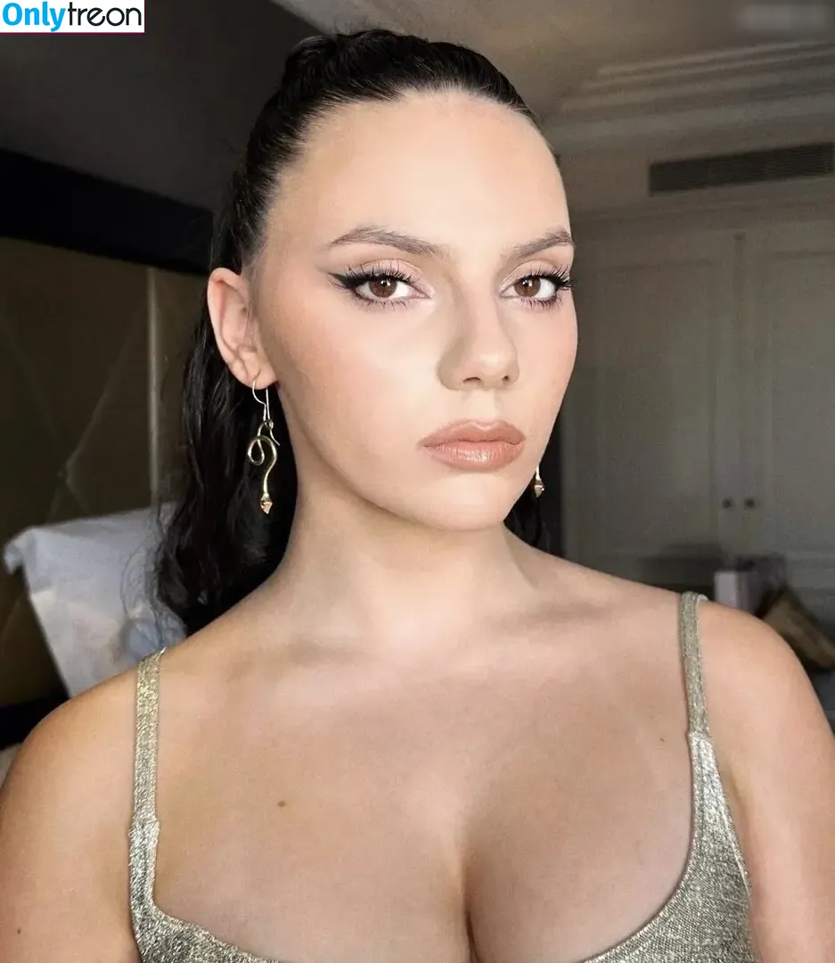 Dafne Keen голая photo #0442 (dafnekeen / lauradafne93)