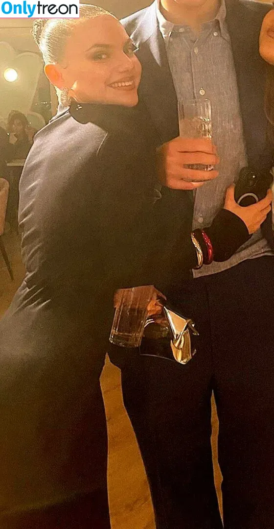 Dafne Keen nude photo #0015 (dafnekeen / lauradafne93)