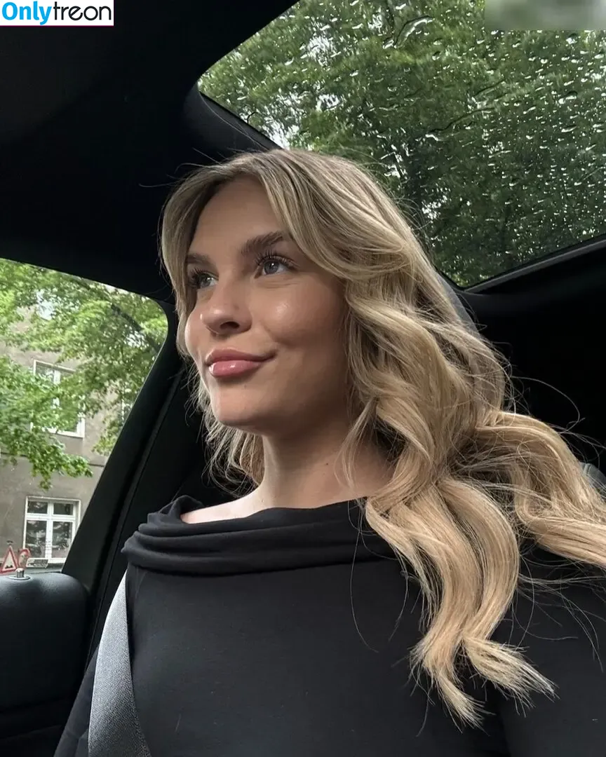Dagi Bee голая photo #0268 (dagibee)