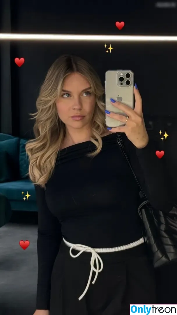 Dagi Bee голая photo #0272 (dagibee)