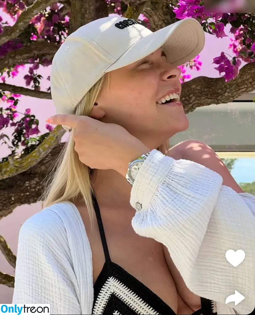 Dagi Bee голая photo #0294 (dagibee)