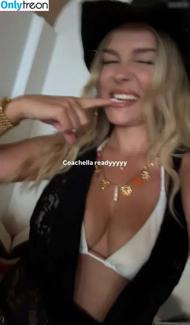 Dagi Bee голая photo #0595 (dagibee)
